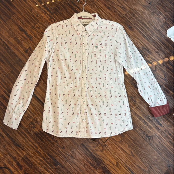 Ariat fitted women’s size small button down - Picture 1 of 5